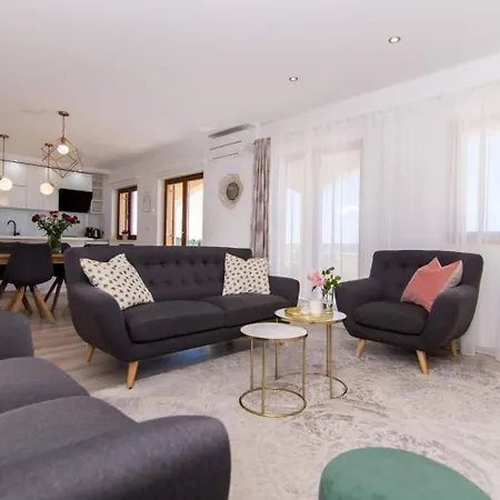 Apartment Tom *