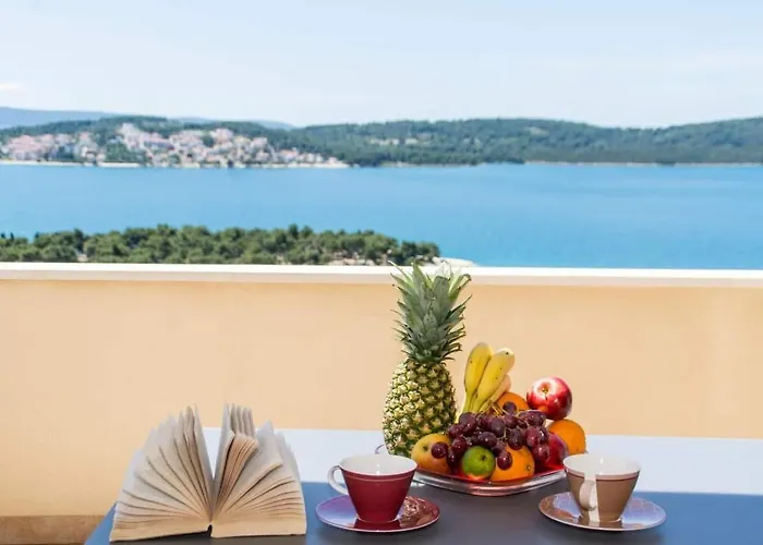 Tom Trogir